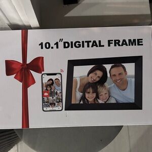 10.1" Digital Photo Frame with Black Border